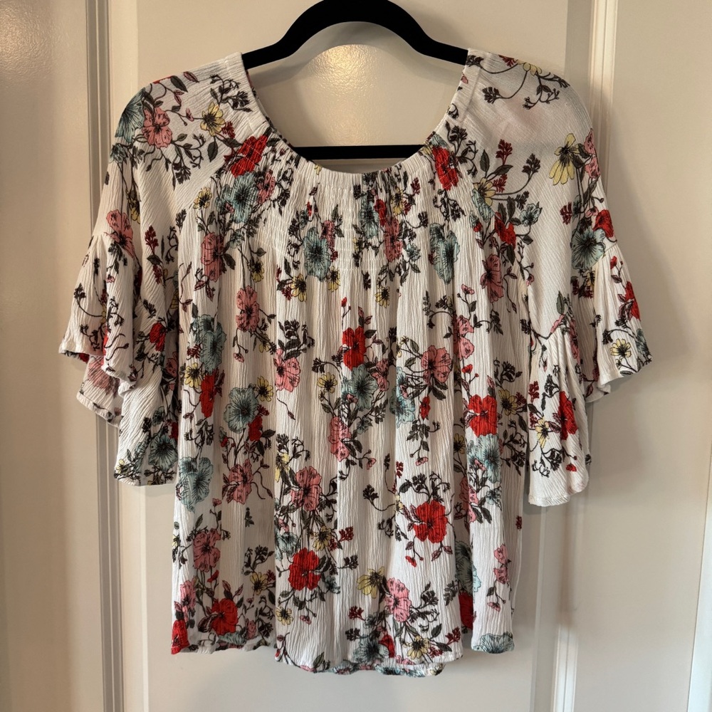 a.n.a Floral‎ Blouse - White with Red and Green
